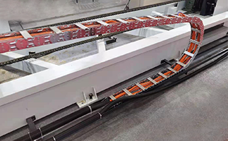 1677461473414516.png 桥式钢铝拖链.png